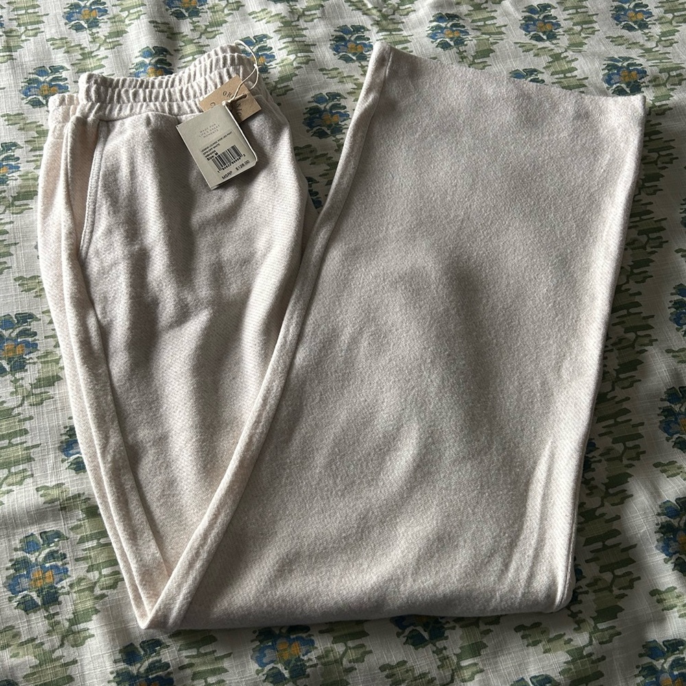 Faherty Legend Lounge Off-White Wide Leg Pant - Picture 4 of 8